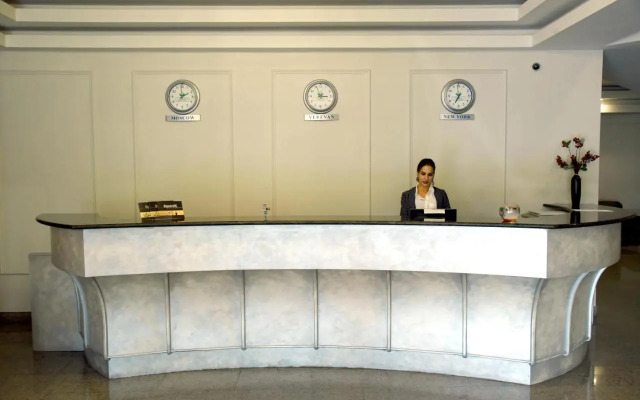 Valensia Hotel And Resort