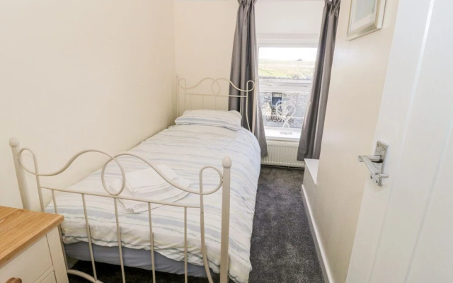 5 Ceirnioge Cottages