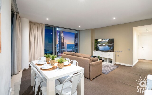 Elston Apartments - Q Stay