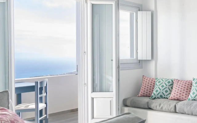 Phaos Santorini Suites