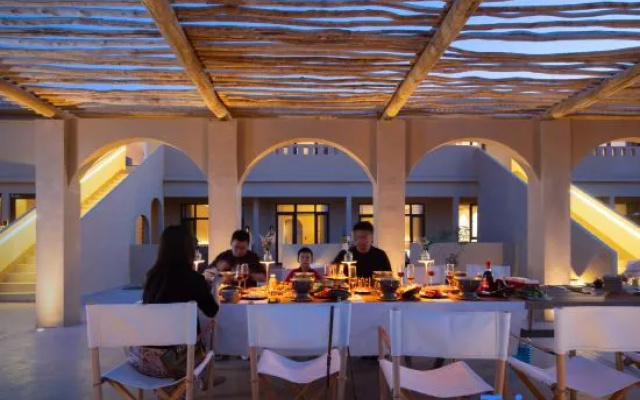 Summer Solstice・Panoramic Starry Night & Sunset River View Resort Inn (Shazhou Night Market Branch) – Restaurant – Jiuquan