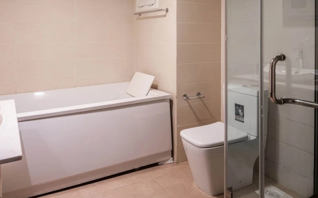 Urban Pumpkin 3-bedroom Apartment, Gerrard Road