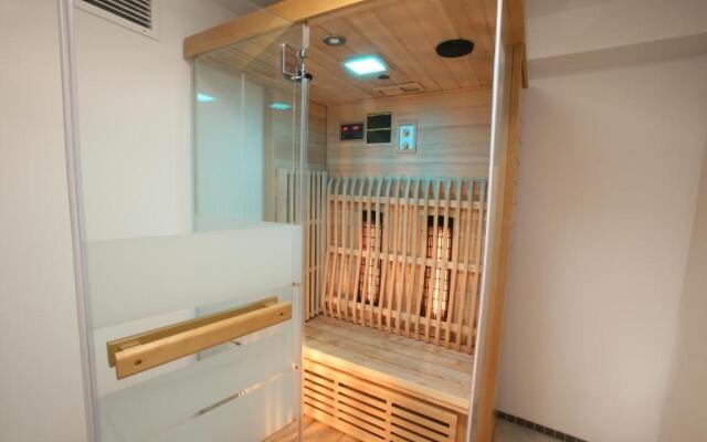25h SPA-RESIDENZ Apartment LUXURY POOLs Garden private Beach