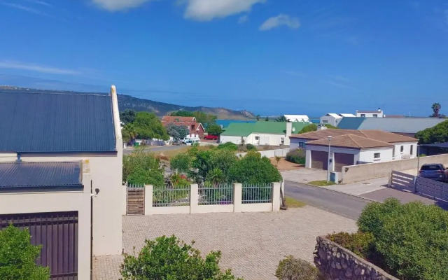 Ocean House Holiday Accommodation