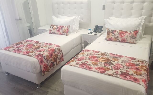 Hotel Arvut Collection