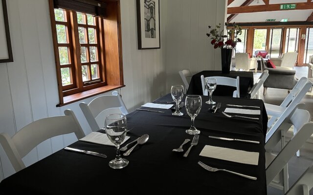 Charming 20-bed Self Contained Dwelling in Hook