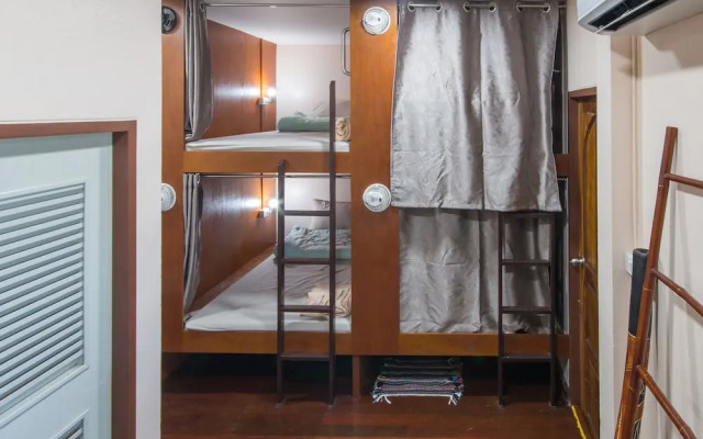 Coffee at Home Hostel - Adults Only