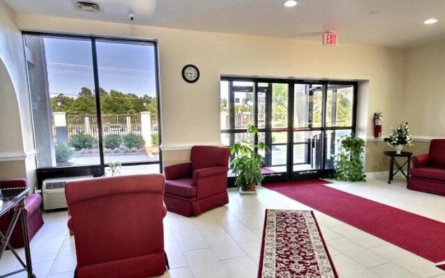 Econo Lodge Inn and Suites - Williamsburg