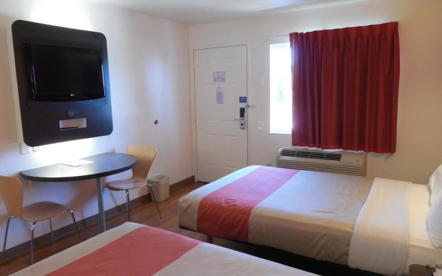 Motel 6 Chula Vista, CA - San Diego