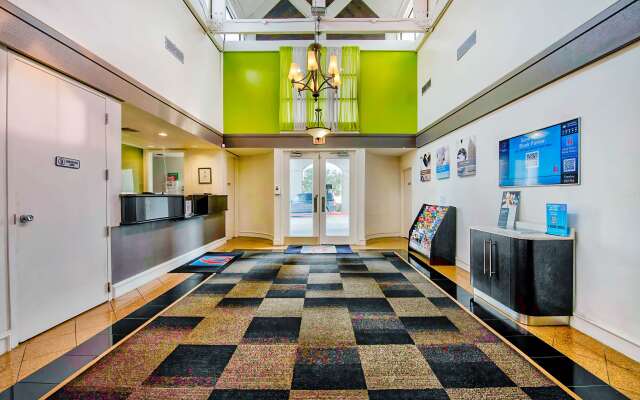 Studio 6 San Antonio, TX - Airport