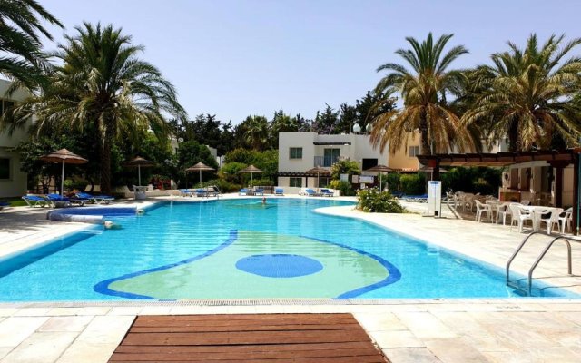 Modern studio apartment in Paphos Gardens Resort