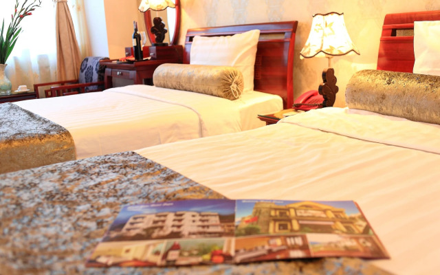 Luxury Hotel