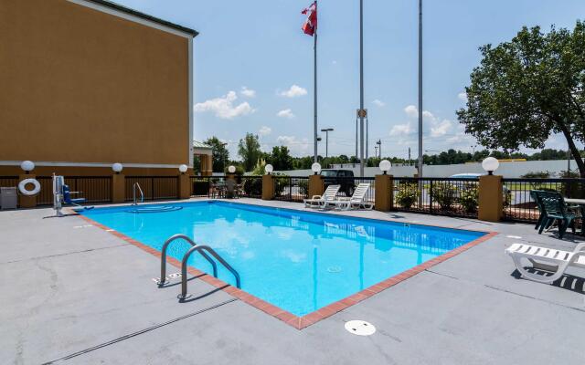 Quality Suites Maumelle - Little Rock NW