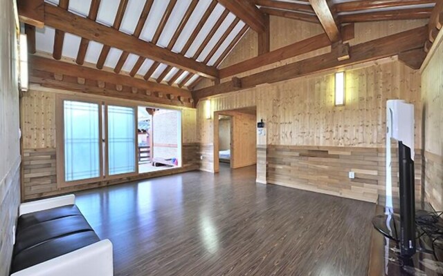 Yongin Yejik Hanok Pension