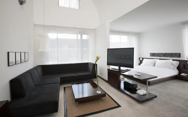 Richmond Suites Hotel