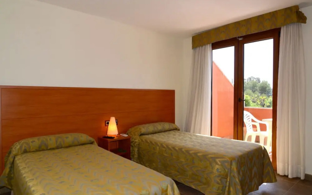 Apartamentos Hostal La Gola