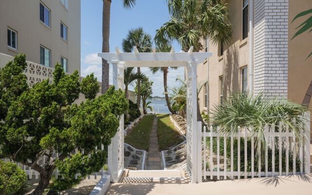 Intercoastal Dreams 102