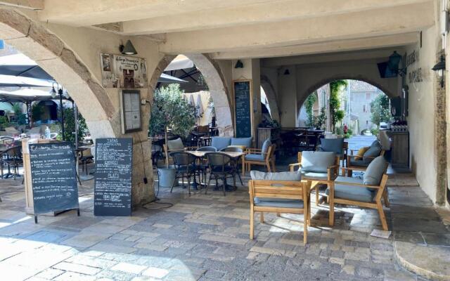 Charming Apartment in the heart of Valbonne Village