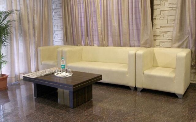 OYO 14520 Habitat Hotel & Suites