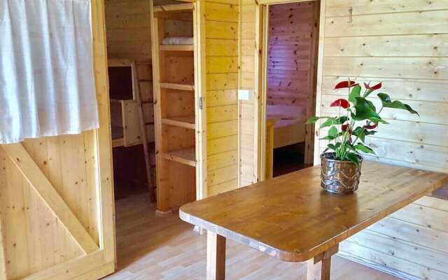 Tidy Chalet with Terrace near Sea