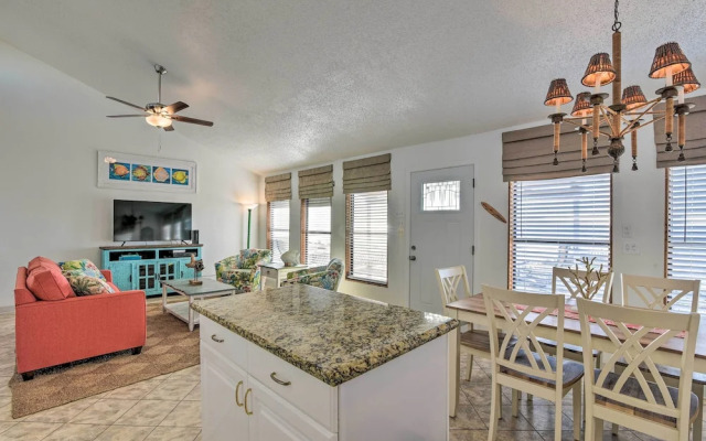 Galveston Beachfront House w/ Deck & Ocean Views!