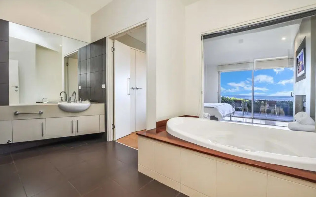 Hearn's Beachside Villa 8