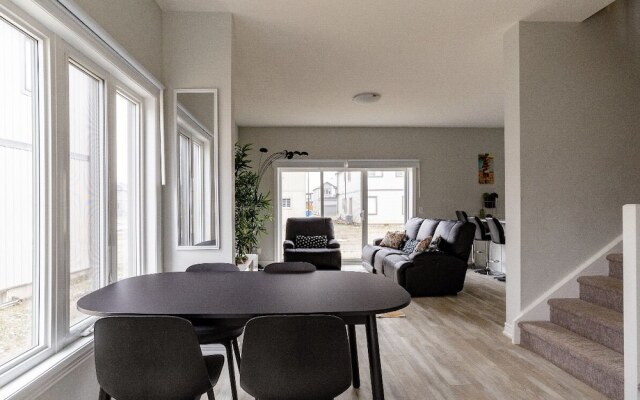 Luxury Entire house mins Niagara falls & Brock uni