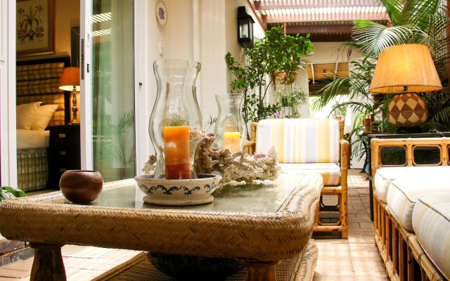 Manaar House