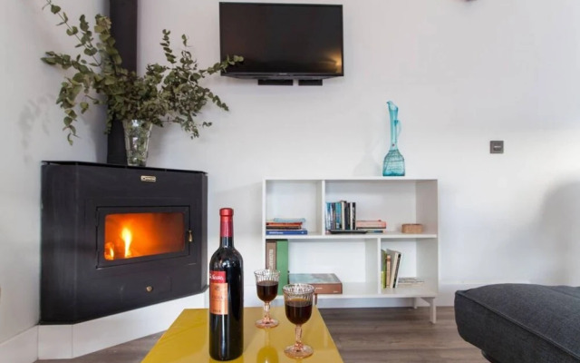 Sevilla Alquila Amplios Apartamentos Duplex en San Bernardo