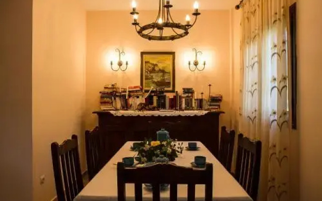 Garnelis House