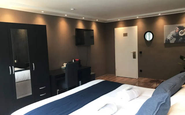 Mike's Four - Hostel