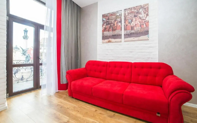 Miskevycha Square 5a Apartment- view of the center of Lviv with a balcony