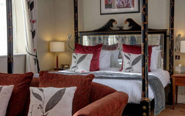 The Bull Hotel, Peterborough