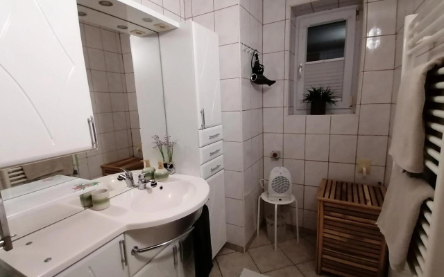 Garden Paradise Bled Apartments - garden, pond and castle view