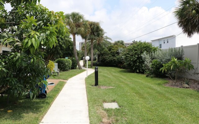 Jamaica Royale 099 - 2 Br Condo