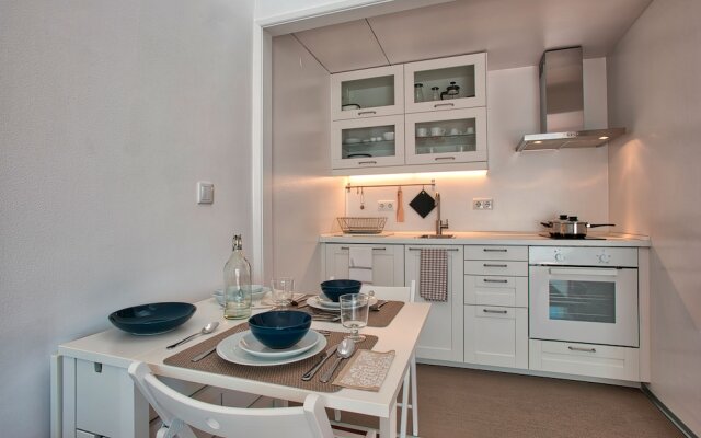 Portuguese Living Columbano Executive