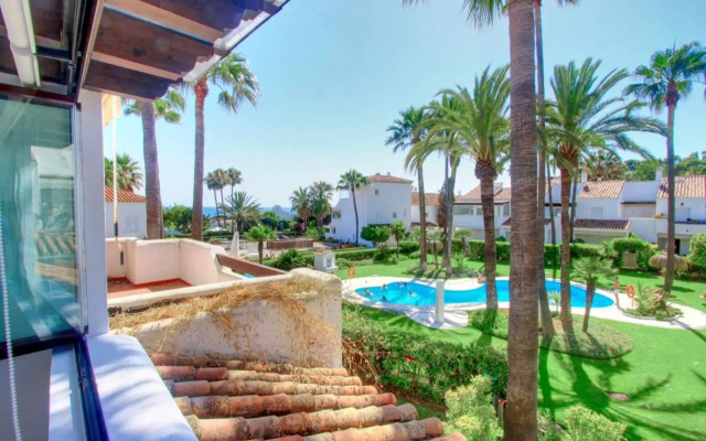 1176 beach front 2 pools bahia