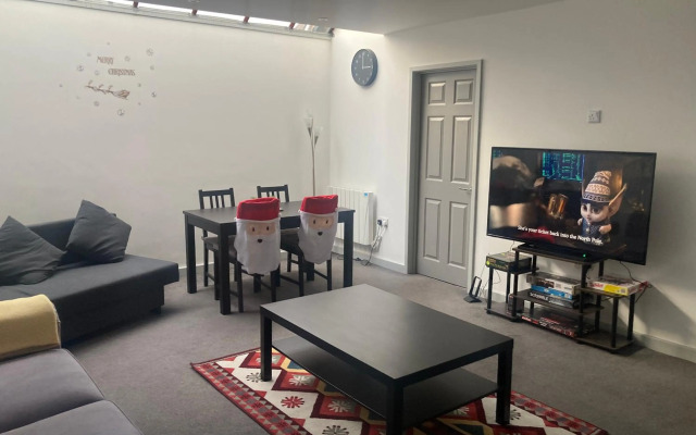 Spacious 2 Bed apartment - Sleeps 6 - Burnham Village