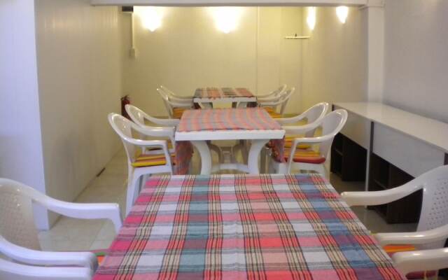 Bahar Hostel