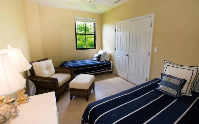 Classy artsy ocean-view unit near pool at Pacifico in Coco sleeps 6