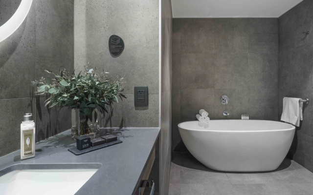 Pullman Santiago El Bosque by Accor Hotels
