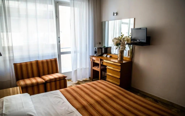 Hotel West End
