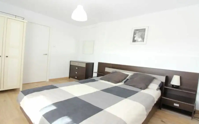 Residence by G - Avenida de Cantabria 60