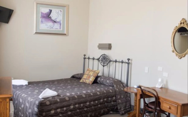 Victoria Railway Hotel