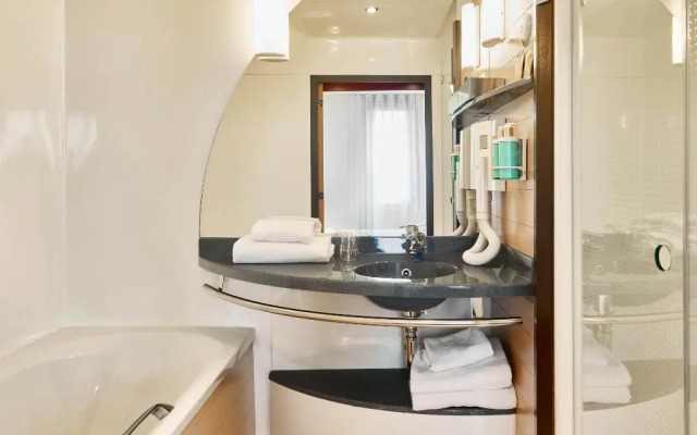 Novotel Suites Paris Nord 18ème