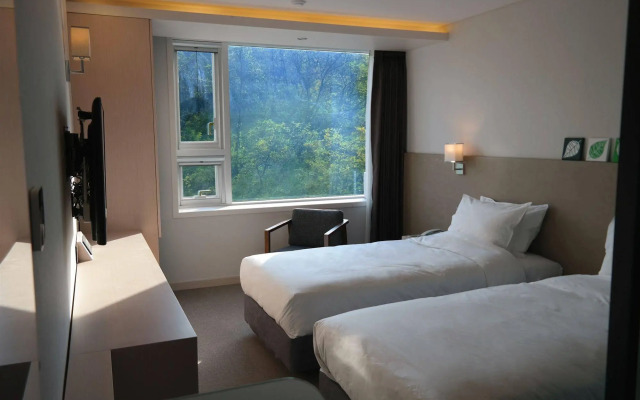 H Avenue Hotel
