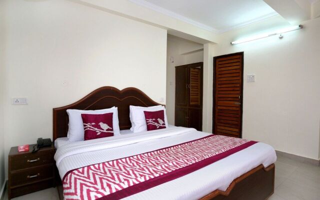 OYO 10399 Hotel Rosewood INN