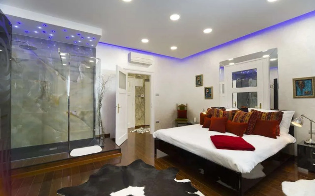 Central Station Art Apartment