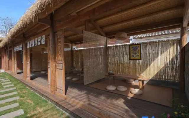 Ruziniu Homestay (Shuhe Old Town)