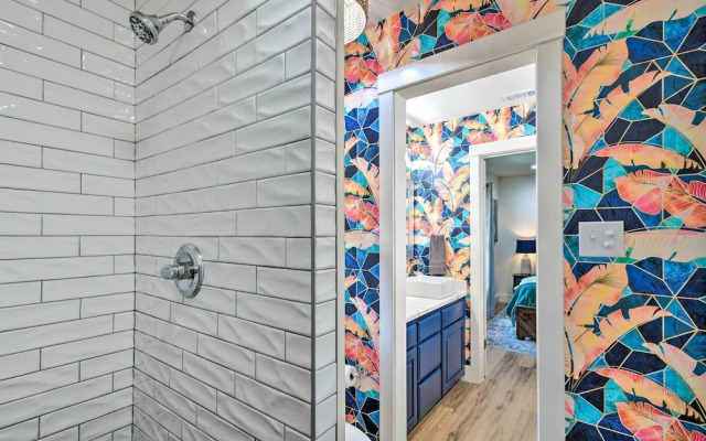 Lake Dayz Granbury Retreat w/ Private Dock!